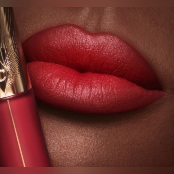 NEW- NEVER USED CHARLOTTE TILBURY AIRBRUSH FLAWLESS LIP BLUR - SHADE RUBY BLUR - Picture 6 of 6